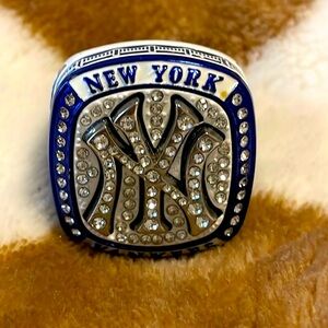 Yankees collectible Ring